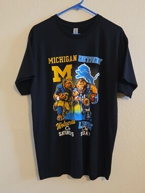 Michigan Wolverines & Detroit Lions Black  Graphic Tee - Large
